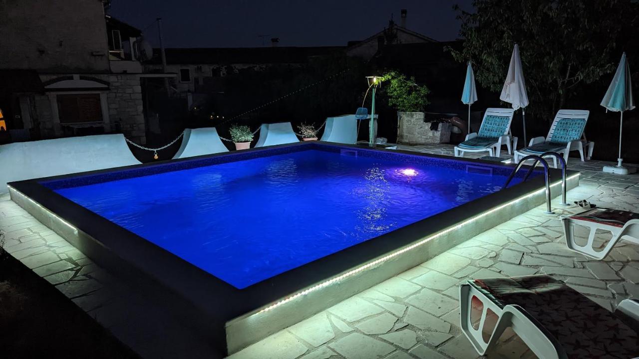Apartman Aja Kaštelir Exterior foto