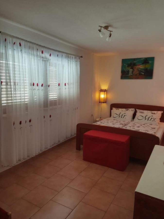 Apartman Aja Kaštelir Exterior foto
